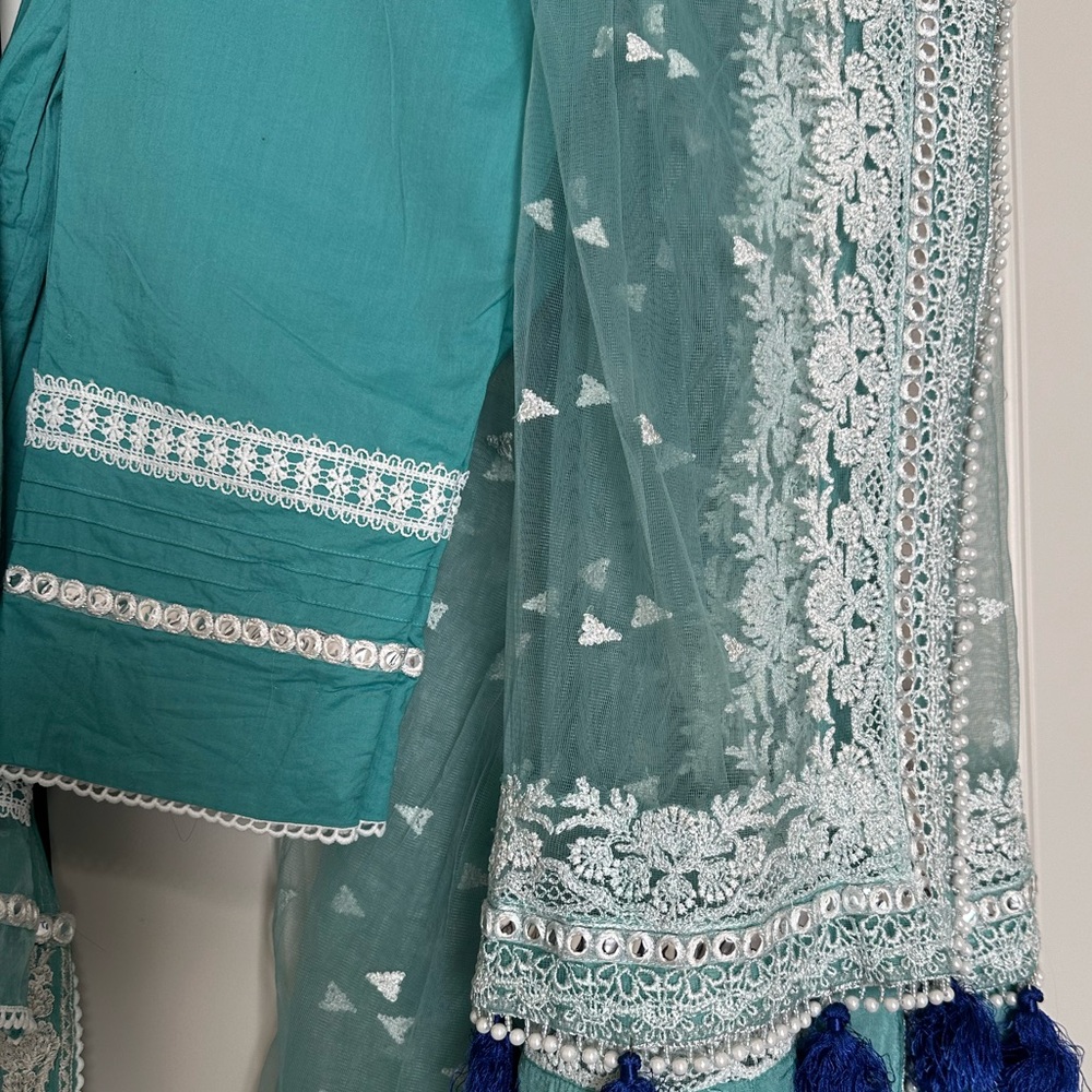 Pakistani Designer Dress 3Pc - Picture 7 of 7